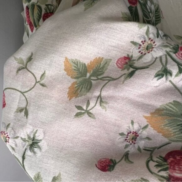 Vintage Cannon Strawberry Vines Queen Size Fitted & Flat Sheet Set - Picture 8 of 10